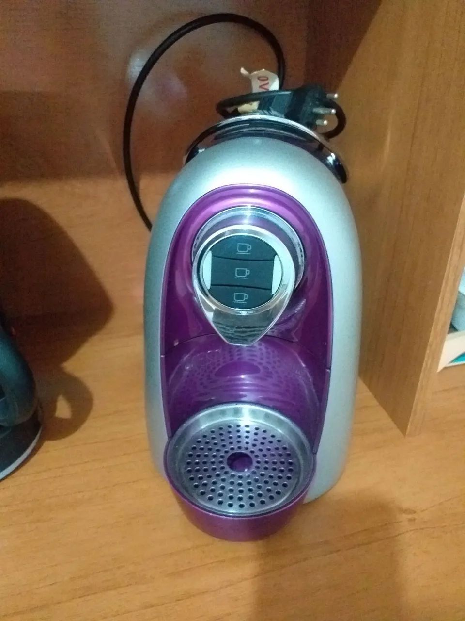 Vende-se cafeteira de cápsulas 3coracoes 