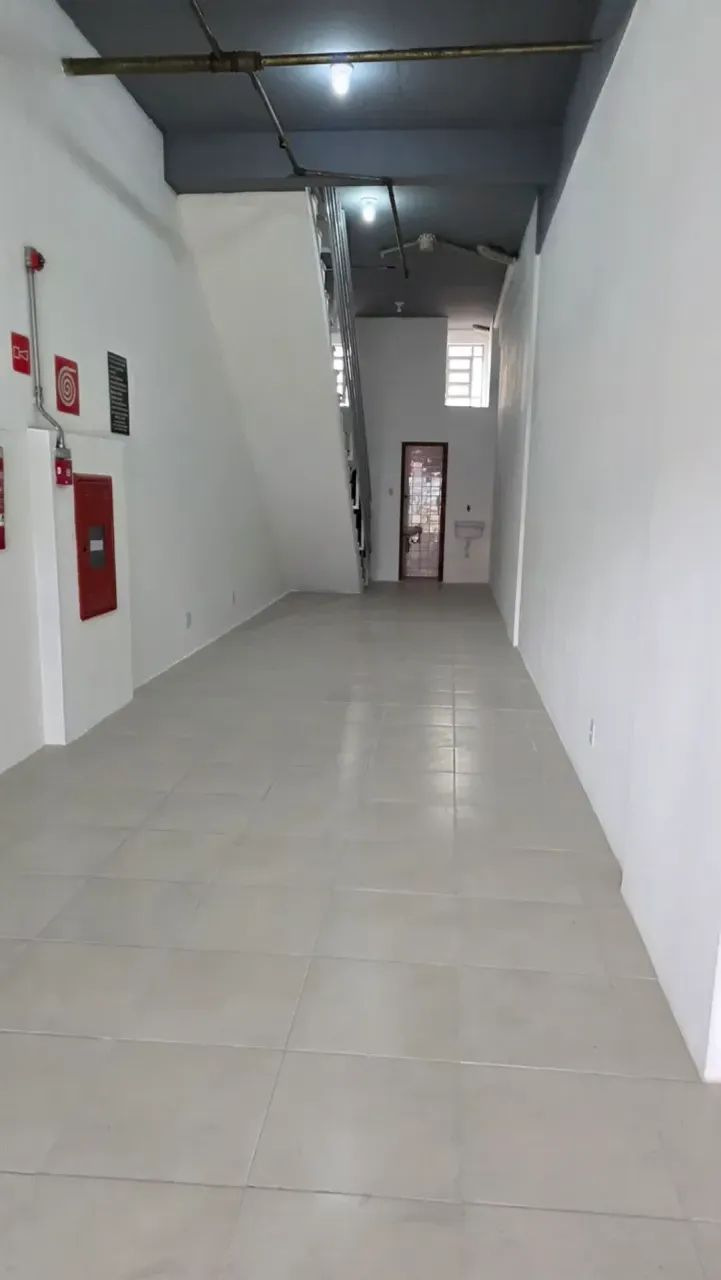 Imóvel para aluguel possui 100 metros quadrados com 2 quartos - Foto 2