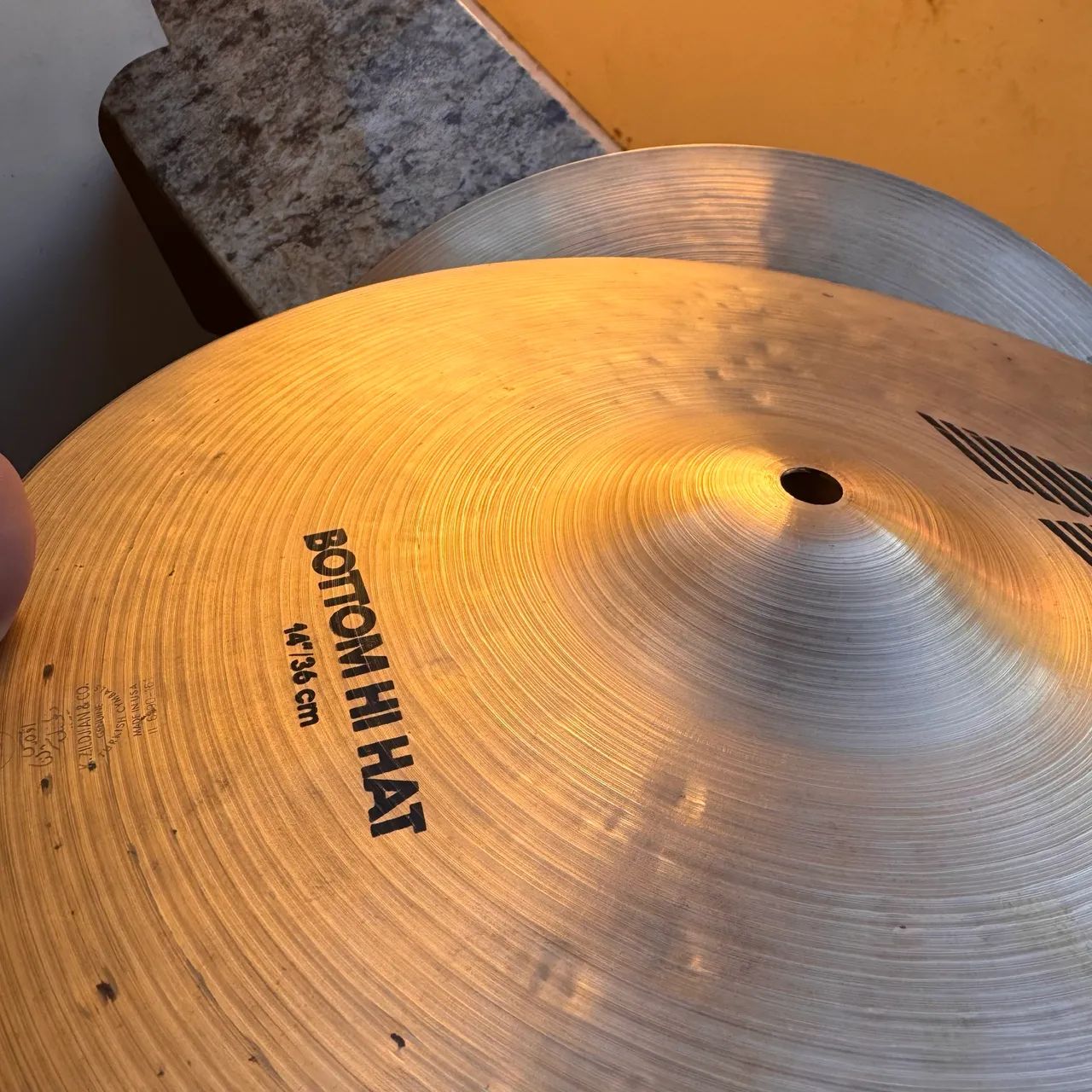Par Zildjian K Hi-hat 14 top 1239g Bottom 1449g - Instrumentos