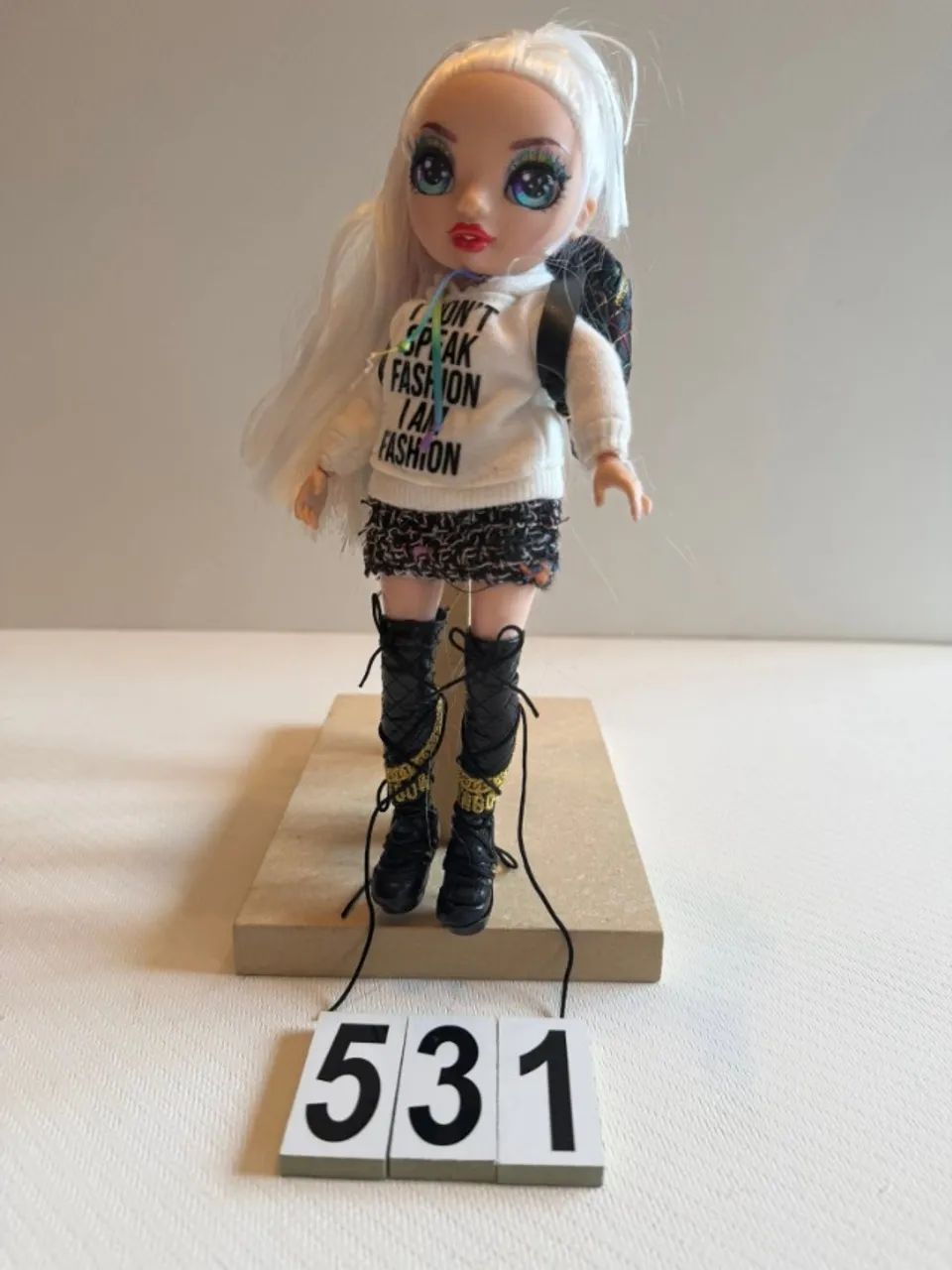  BONECA RAINBOW HIGH JUNIOR HIGH AMAYA RAINE FASHION DOLL 