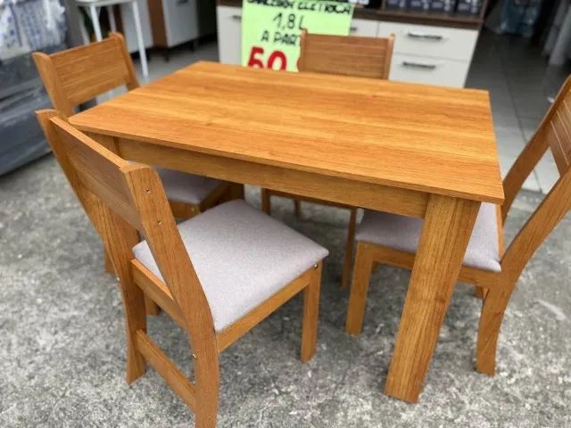 Conjunto de Mesa e Cadeiras - Móveis Lola- MONTADO