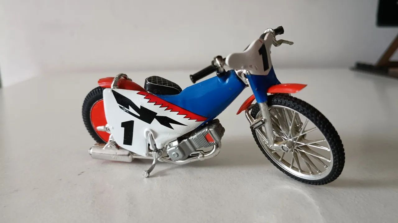 Miniatura de moto customizada 