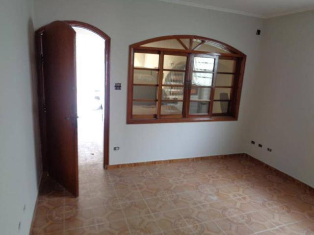 Ótima oportunidade para investimento! Terreno com 3 casas construídas à venda, 300 m² por