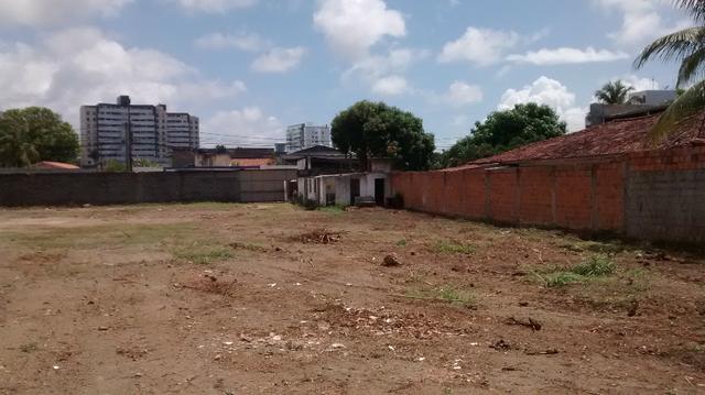 Terreno 40X66 2640M² em Lauro de freitas plano terraplanado muro 3mts, portão eletrico