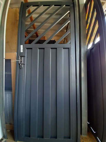 Portão Social 85x200m.64842089849602121