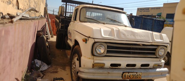 VENDO CAMINHÃO