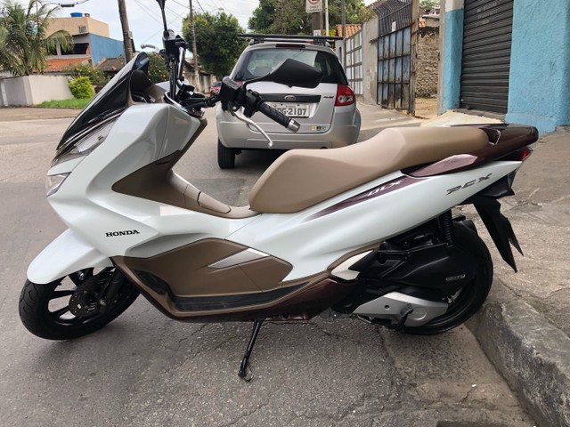 VENDE-SE HONDA PCX 150 DLX 2020 BRANCA