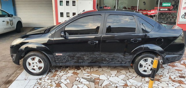 FIESTA 1.6  8V  SEDAN