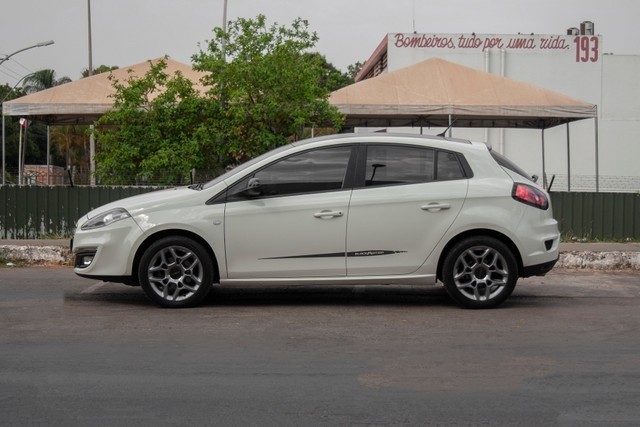 FIAT BRAVO 1.8 MODELO BLACKMOTION