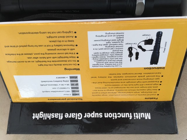 Lanterna policial com foco potente de longo alcance