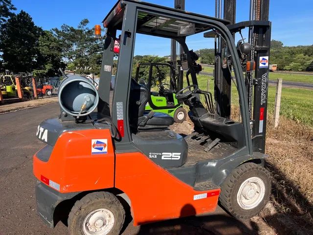 Empilhadeira Toyota 8FG25 triplex 2018 - Foto 2