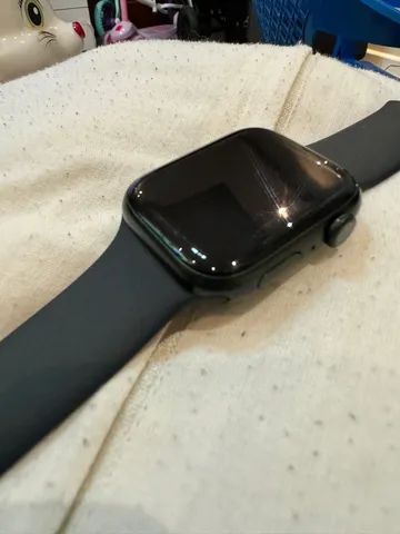 Apple Watch Series 7 GPS 45mm Alumínio Preto com Bracelete Desportiva Preta