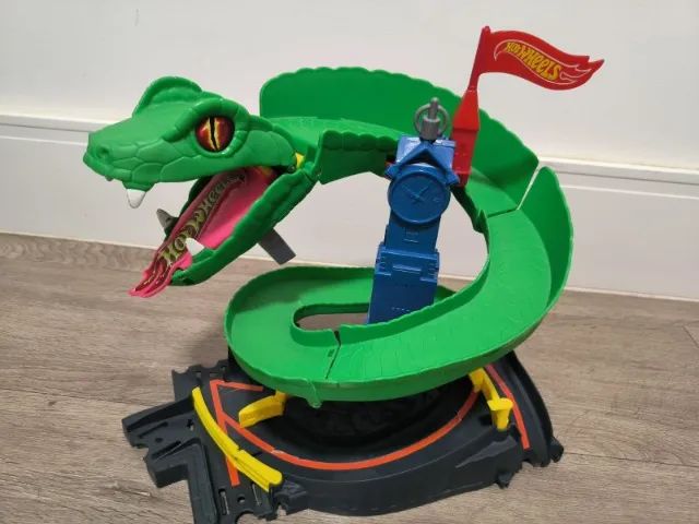 Pista Hot Wheels Ataque da Cobra