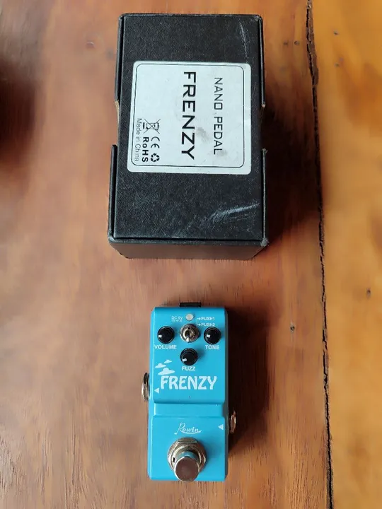 Pedal Fuzz Frenzy Rowin
