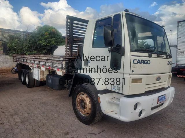 Cargo 2428/07 truck carroceria de madeira com 8.5 m