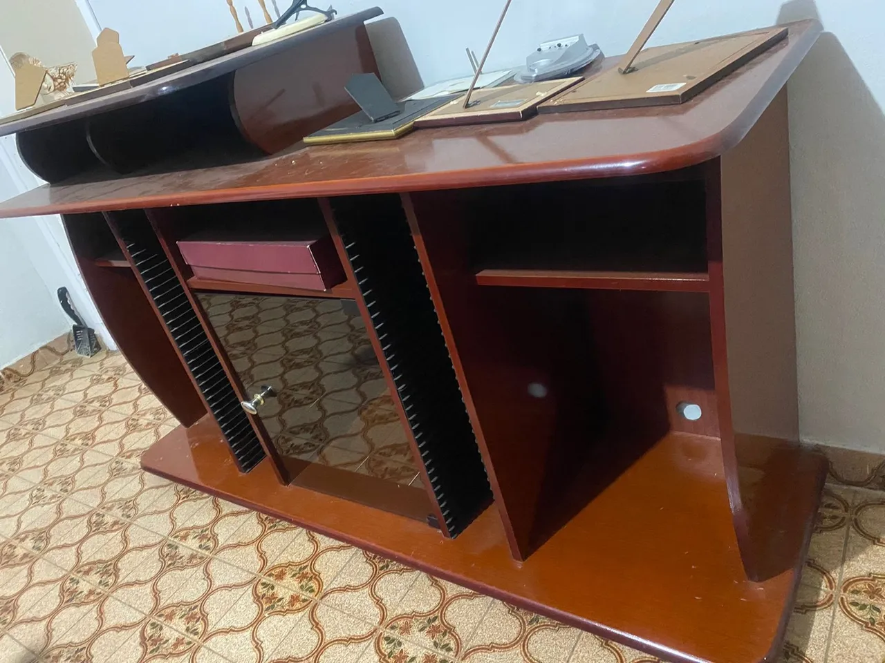 Rack de madeira para TV