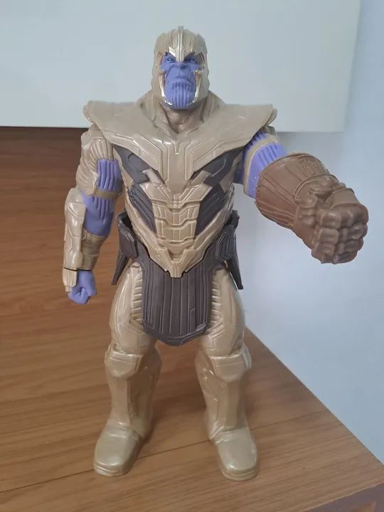 Boneco Thanos Titan Hero - 30 cm