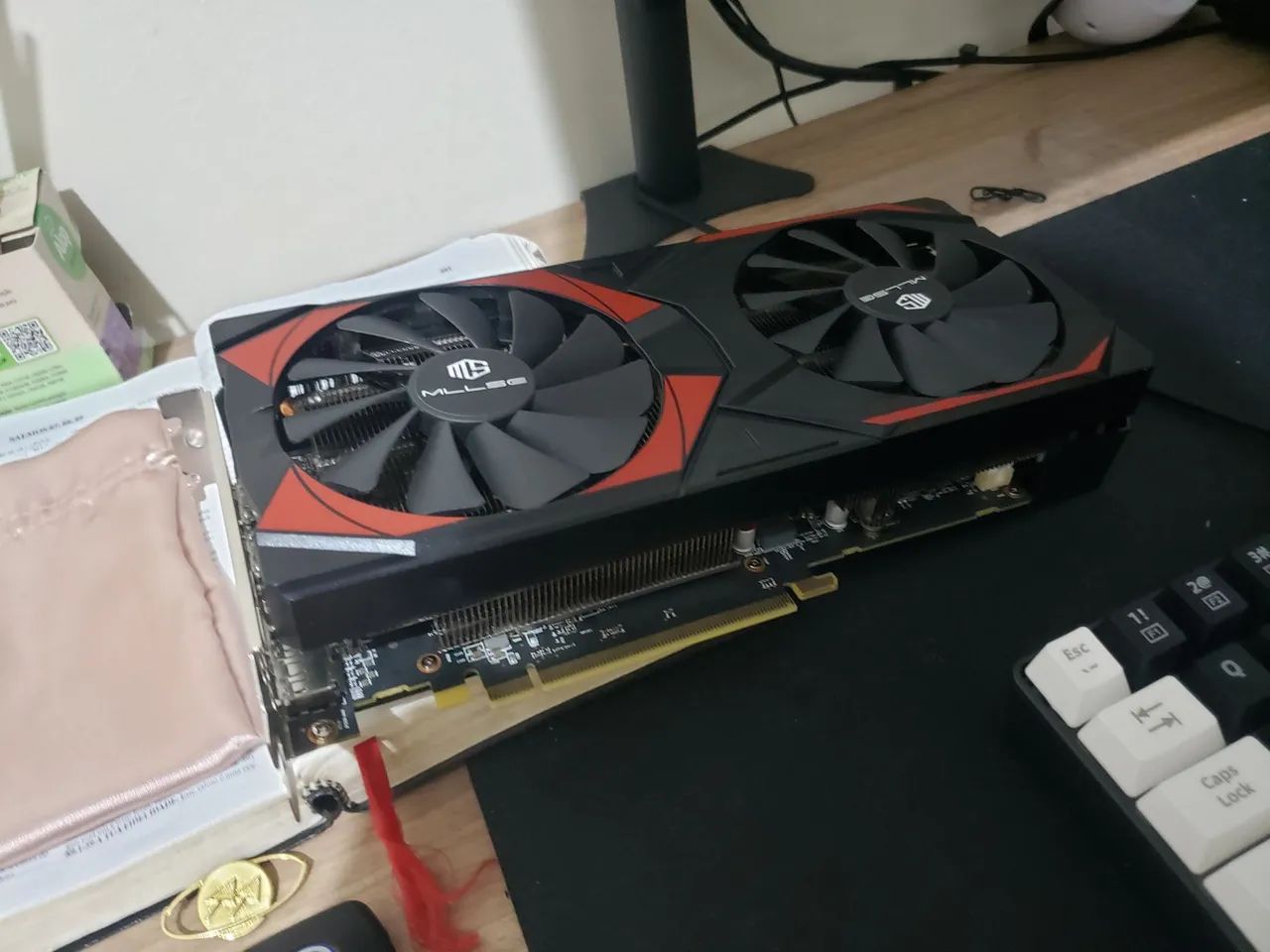 Placa de Vídeo RX5700XT Leia a descrição  - Foto 3