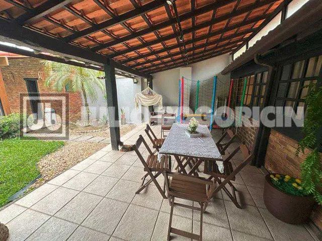 Maravilhosa casa Linear no Anil, 3 quartos, sendo uma suíte, sala em vários ambientes, áre - Foto 6