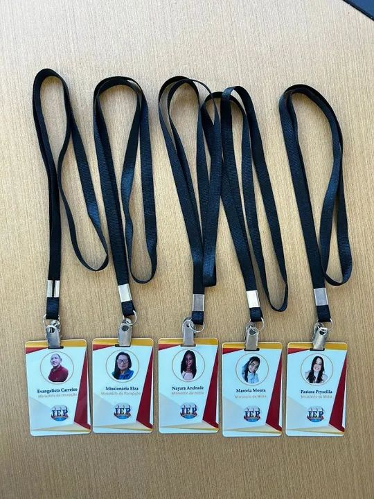 Crachá + cordão simples