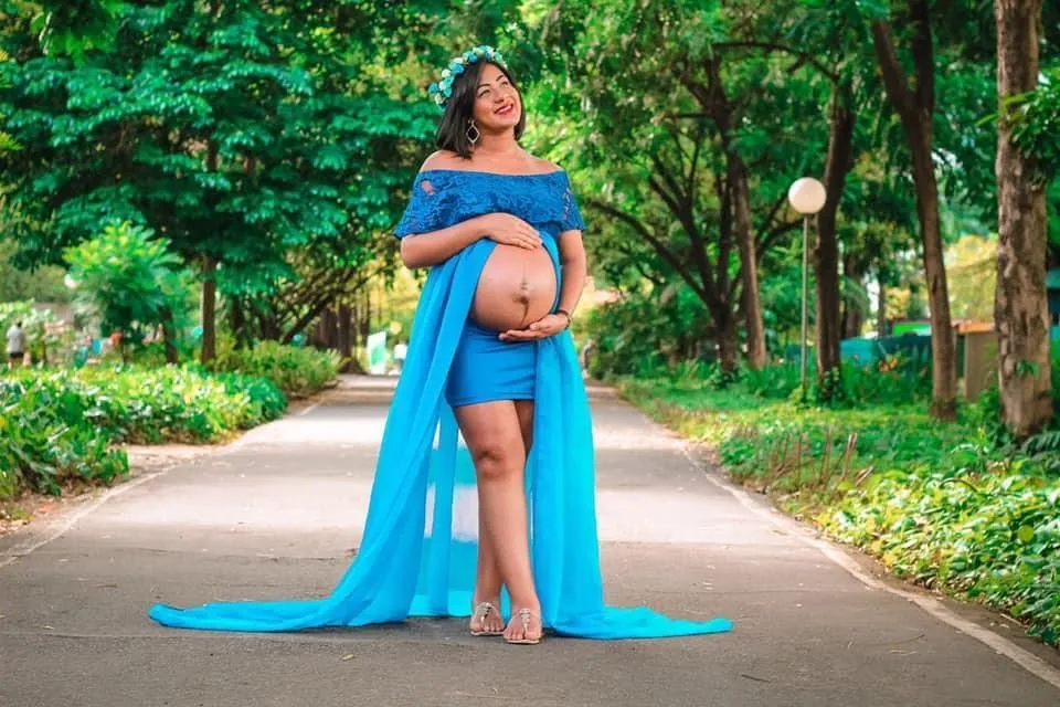 Vestido azul para ensaios gestante