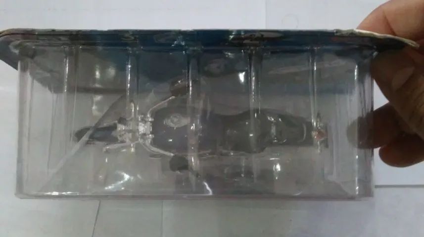 Miniatura Moto BMW R 1200 C Metal Maisto 1:18 - Foto 4