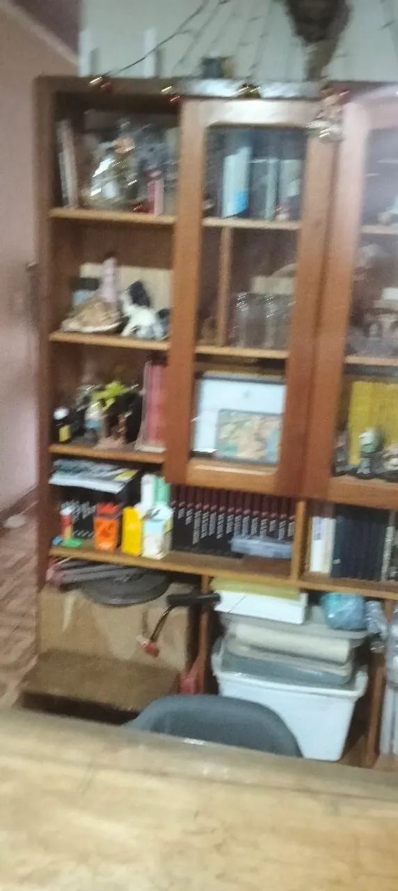 Estante madeira maciça 2m altura 1,55m largura perfeito estado 64842836973569122