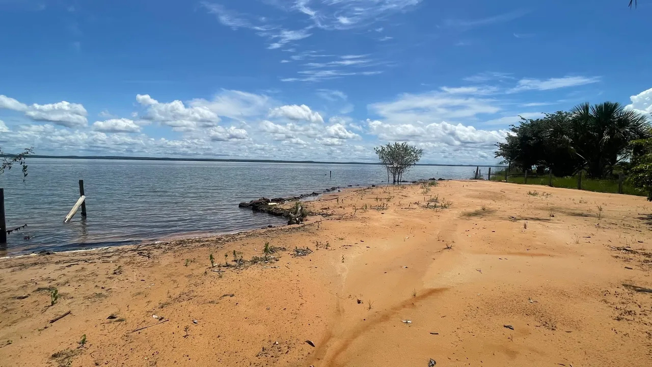 Vendo Chacara Beira Lago