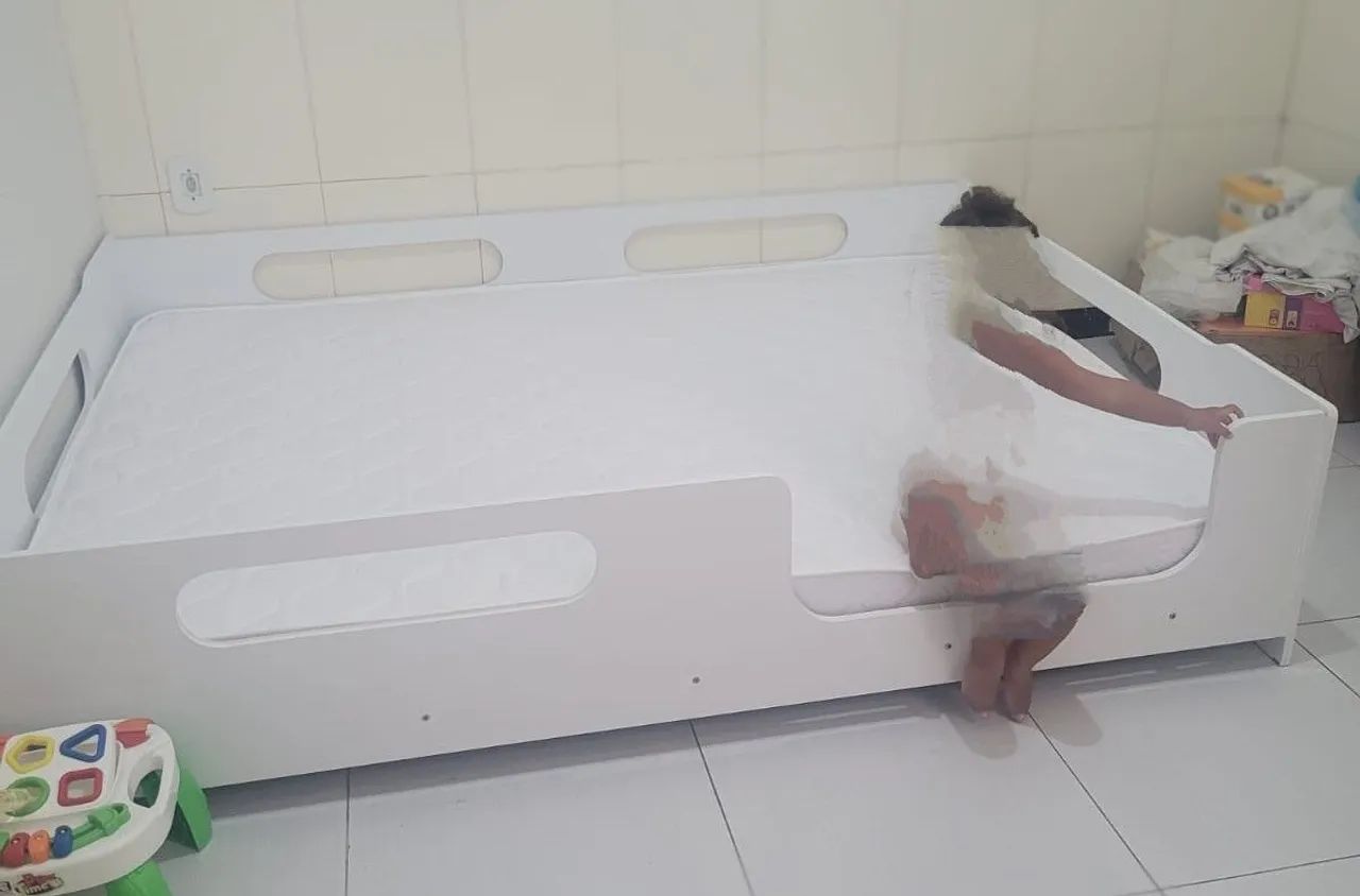 Cama montessoriana casa com colchão super conservada- Segurança e Conforto - Foto 3