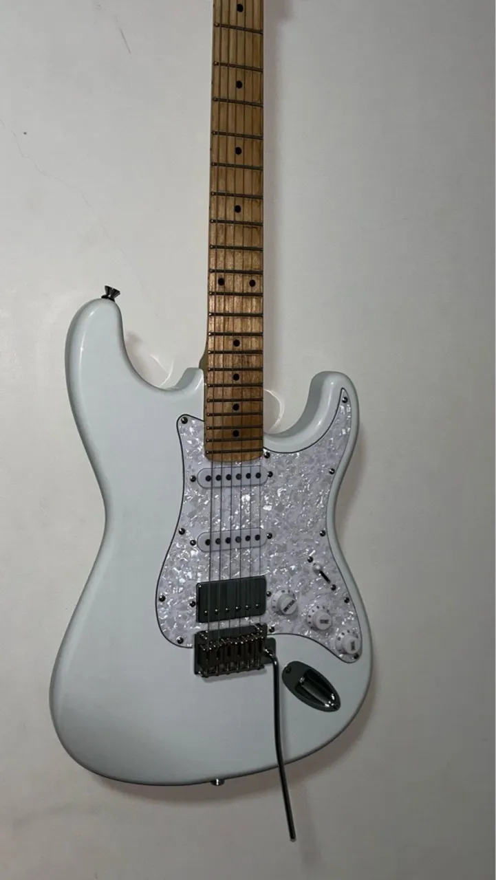 Guitarra Elétrica Seizi Budokan Stratocaster
