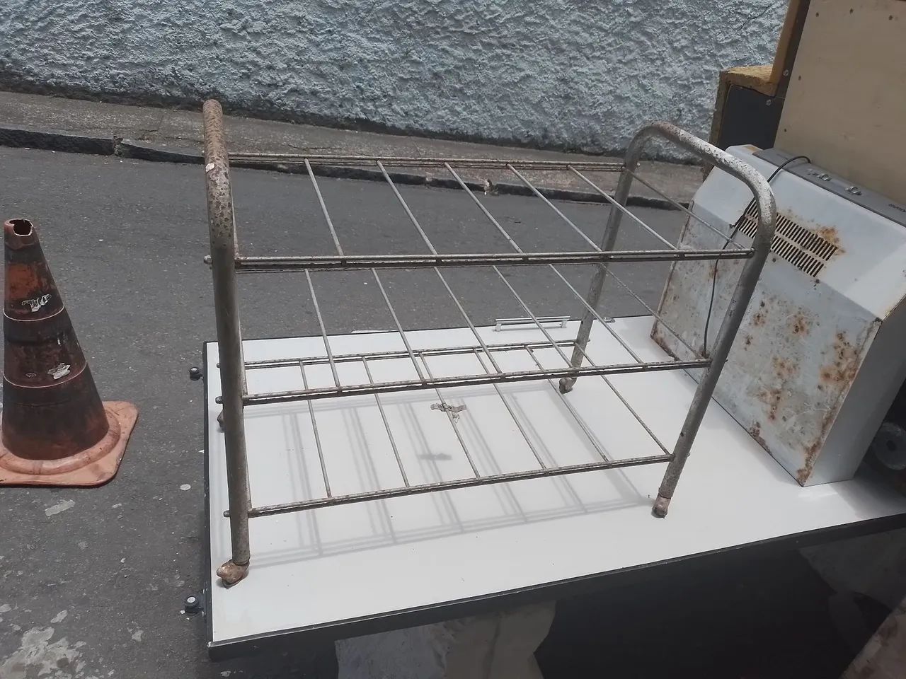 Mesa de ferro antiga - Foto 3