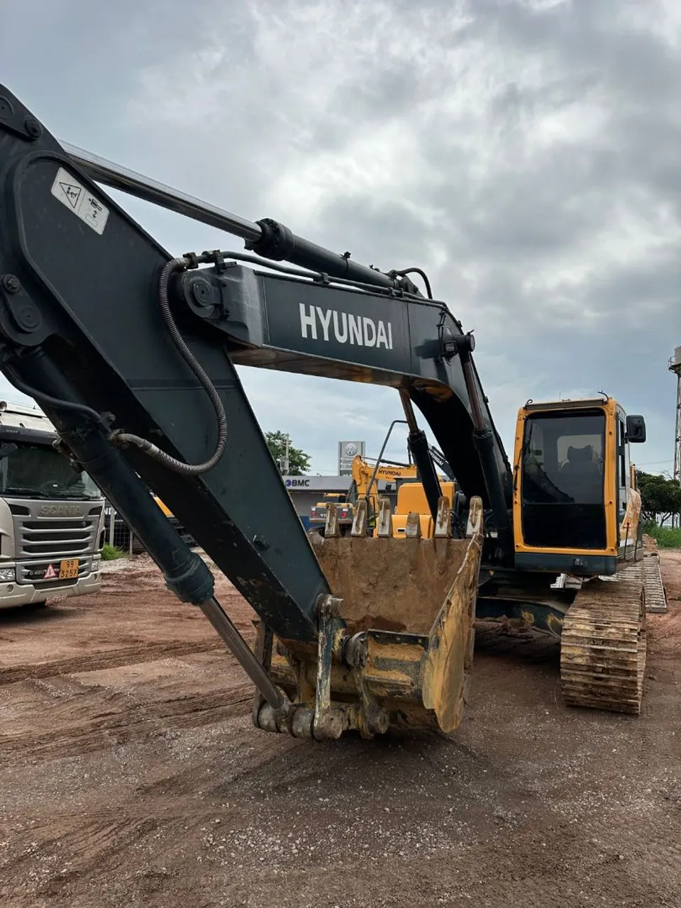 Escavadeira Hidráulica Hyundai R200LC-9B