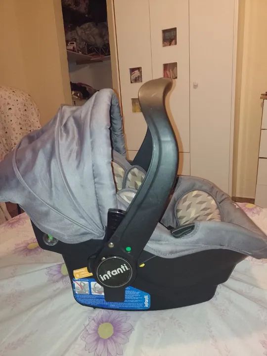 Vendo bebe conforto usado poucas vezes 
