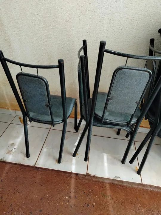 Vendo 6 cadeiras por R$250,00
