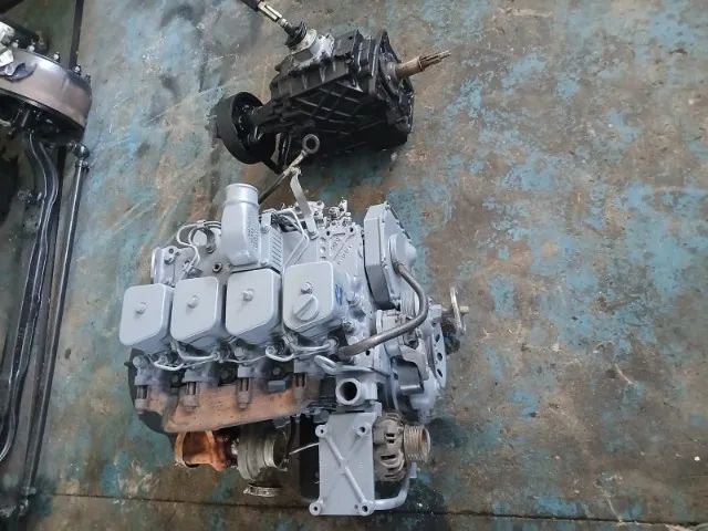 MOTOR CUMIS 4CC BOMBEADO. F4000/FORD CARGO - Foto 2