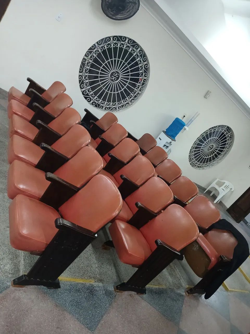 Cadeiras longarina. - Foto 5