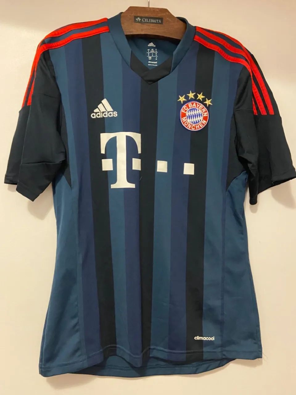 Camisa de Futebol Bayern de Munique Adidas - Tamanho M