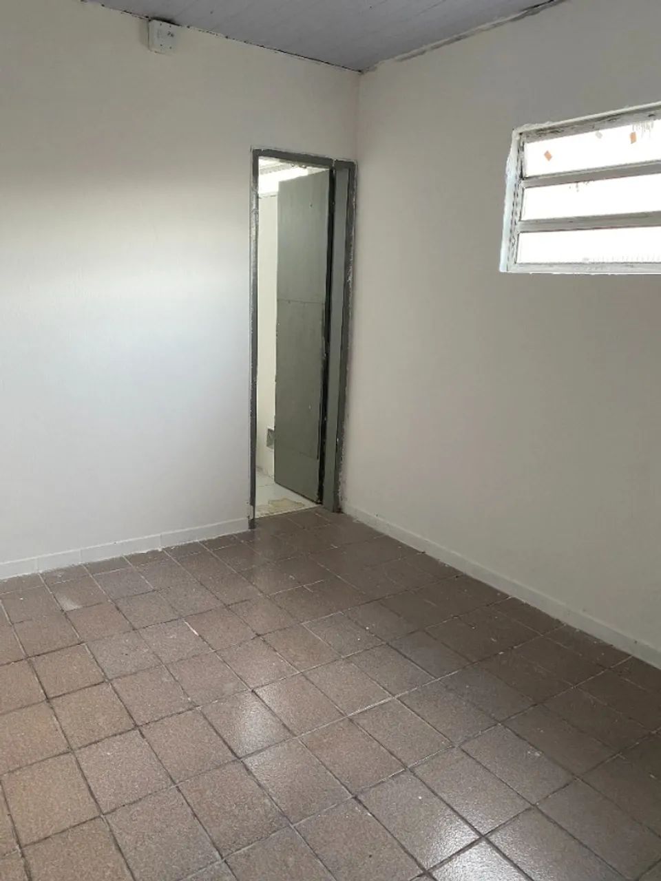 Alugo 1º andar com 5 salas e 3 banheiros na Madalena (100m²) - Foto 4