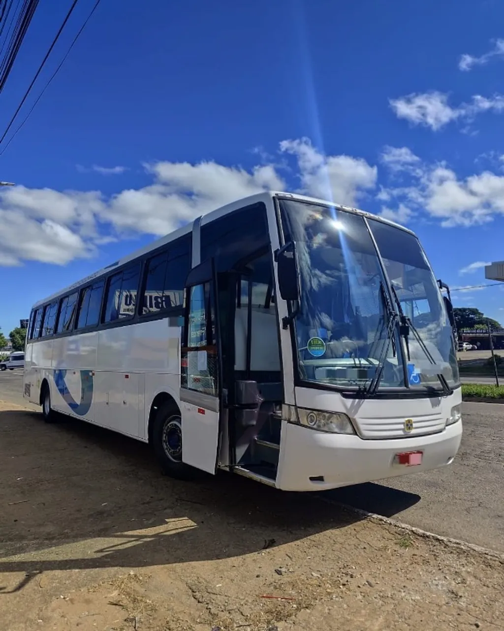 Ônibus de 46 lugares 