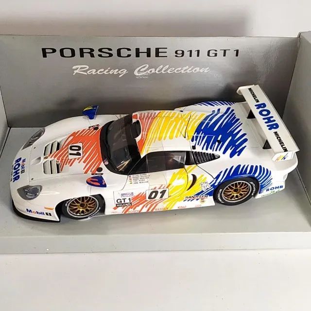 MINIATURA UT MODELS PORSCHE 911 GT 1 número 01 - RACING COLLECTION