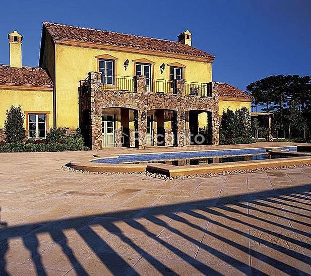 CASA COM 4 DORMITÓRIOS À VENDA EM CANELA - RS - Foto 2