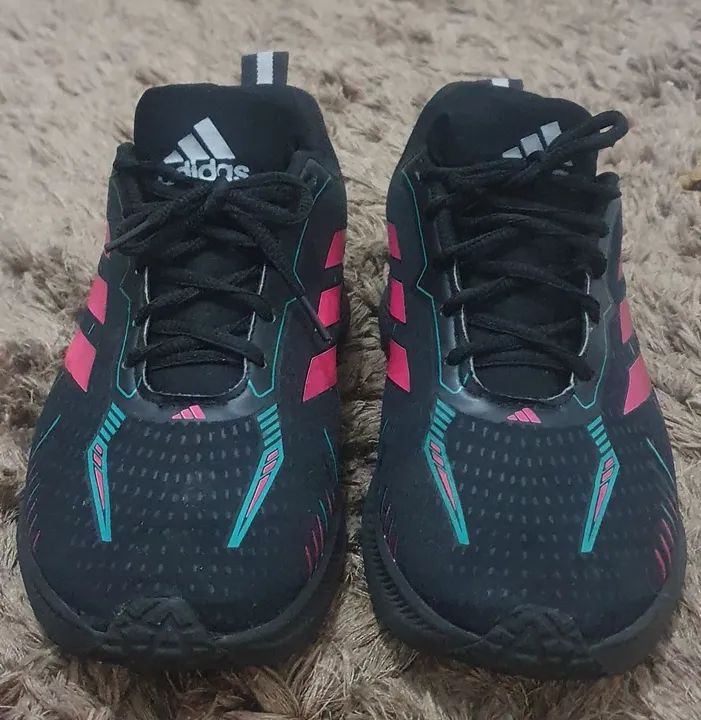 Tênis Adidas Preto com Detalhes Rosa e Verde