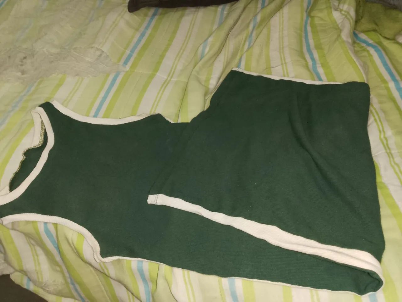 Vestido Verde com Detalhes Brancos - Foto 2