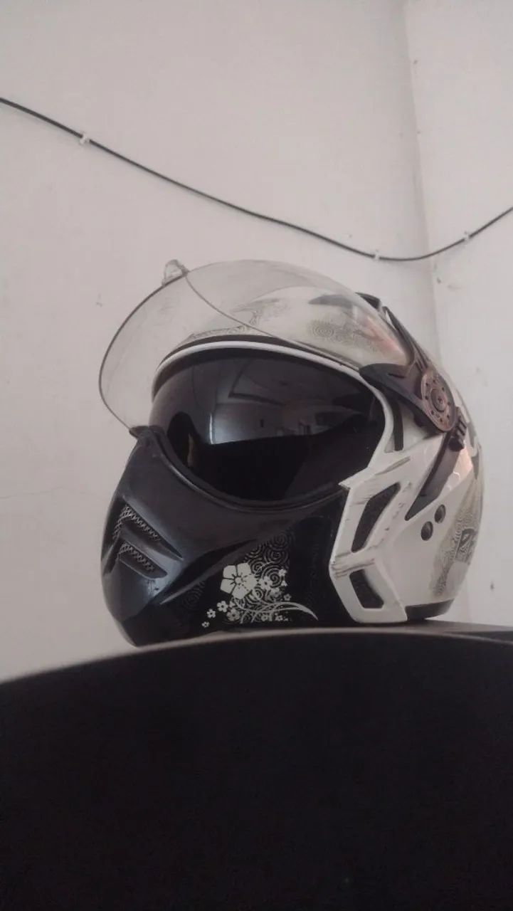 Capacete de Motocicleta - Estiloso e Seguro