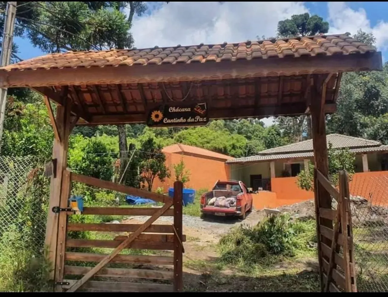 Chácara 2 dormitórios Córrego do Bom Jesus - MG - Venda