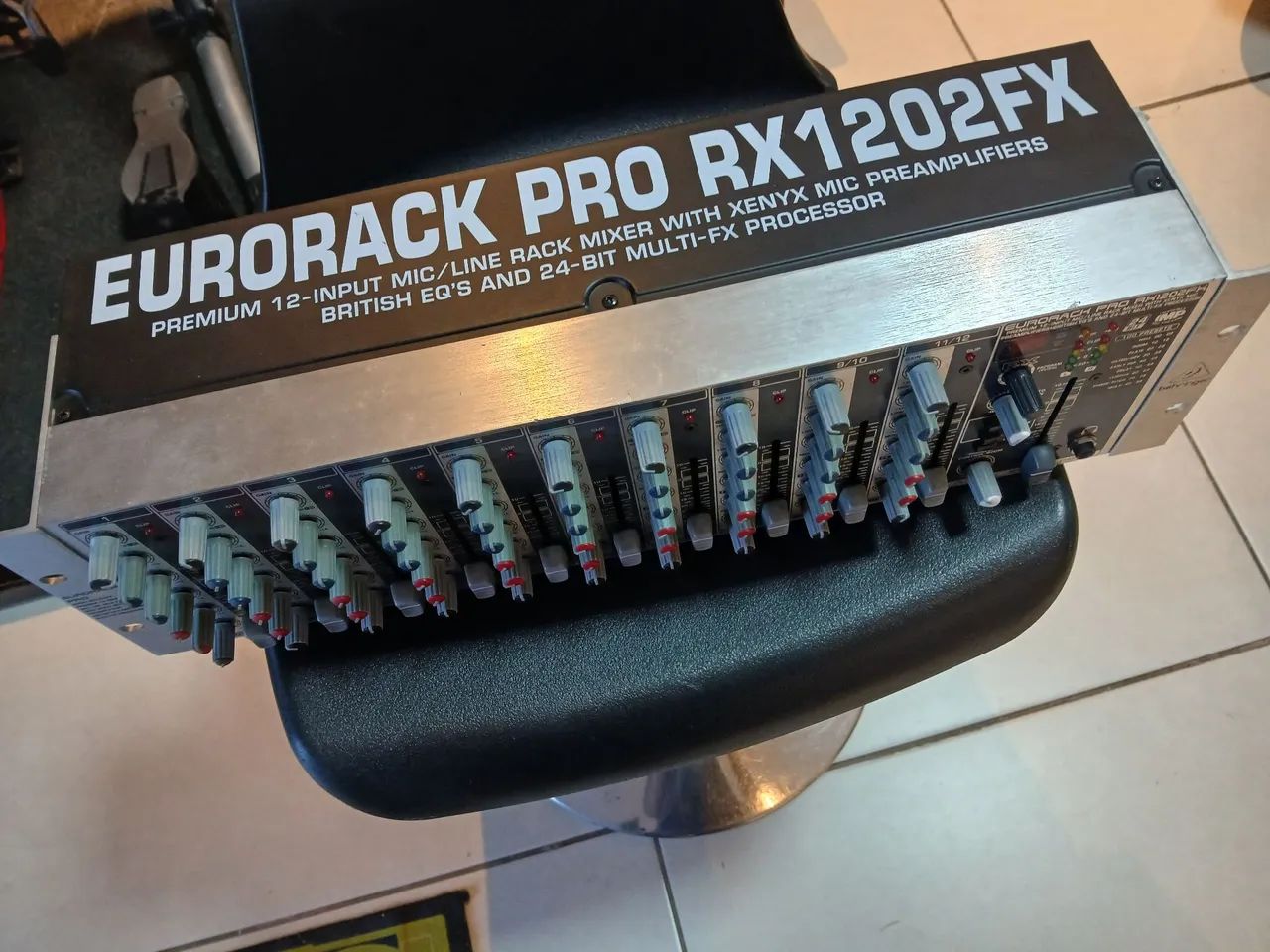  Vendo mesa rake  bahringer 