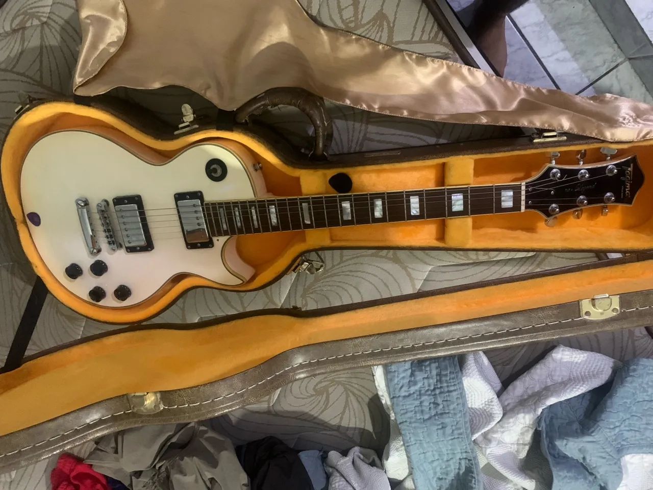 Guitarra gitama64306741706371120