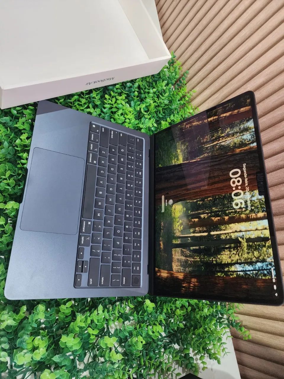 MACBOOK AIR M2 2022 8GB - 256GB - MIDNIGHT - Computadores e