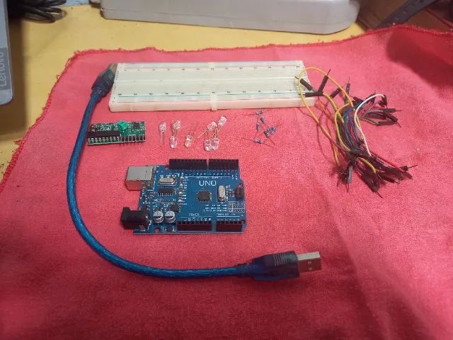 Arduino Usado Kit Arduino Uno R3 + Protoboard 830 + Componentes (Usado) - Periféricos ...