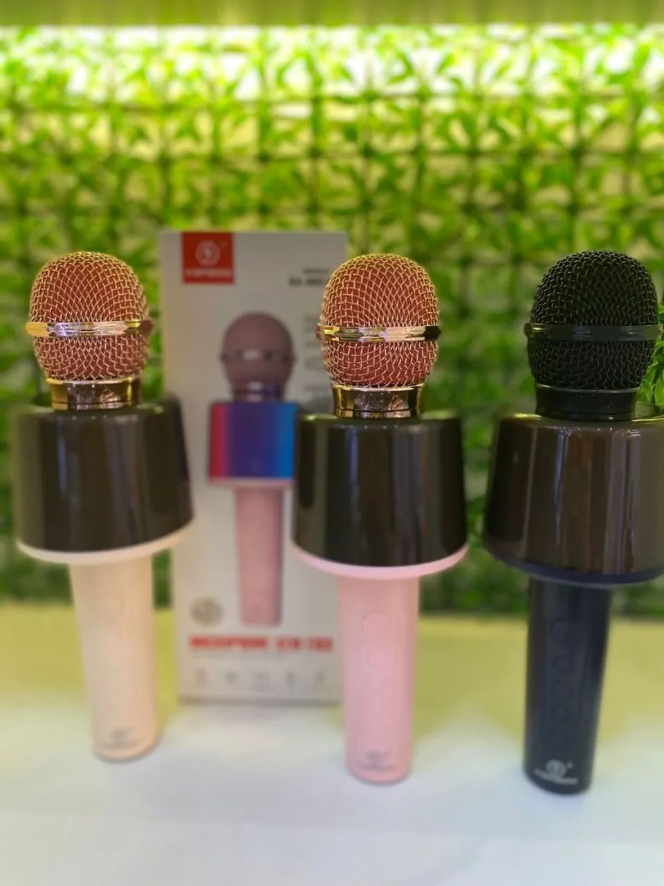 Microfone Bluetooth Karaokê c/ LED RGB - Kapbom - KA-8851